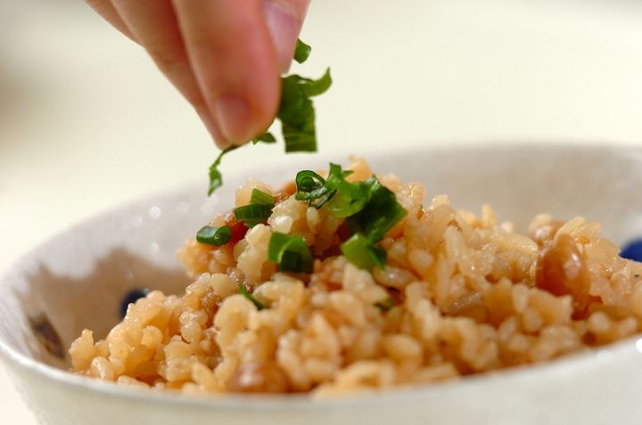 しょうゆおかき入り炊き込みご飯の作り方2