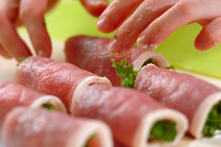 豚肉のワサビ菜巻きの作り方1