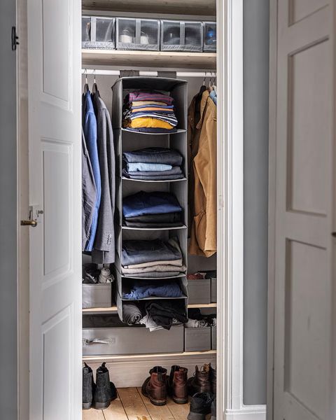 ワークマンの神アイテム！話題の“不審者パーカー”が品切れ続出の大ヒット！