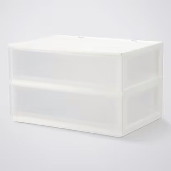 ワークマンの神アイテム！話題の“不審者パーカー”が品切れ続出の大ヒット！