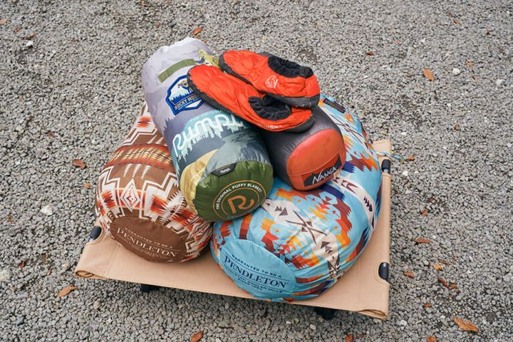 ワークマンの神アイテム！話題の“不審者パーカー”が品切れ続出の大ヒット！