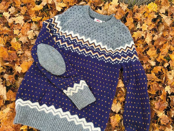 ワークマンの神アイテム！話題の“不審者パーカー”が品切れ続出の大ヒット！