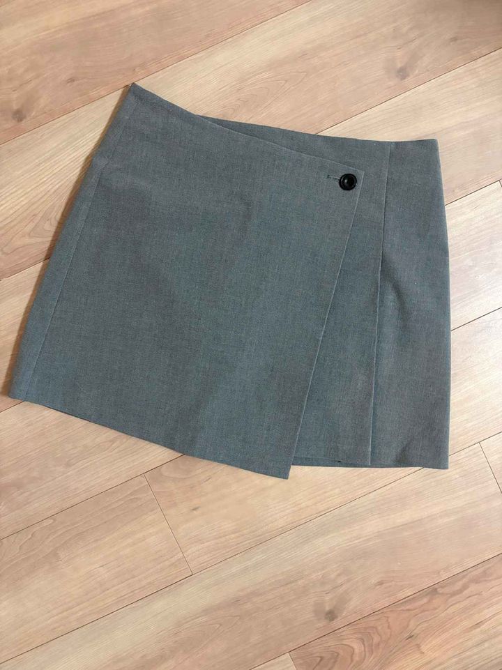 画像1: スカートだけで