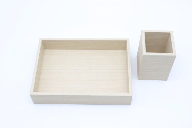 ダイソーの木目調トレーと木目調ペンBOX