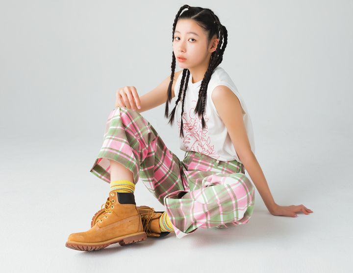 気分まで明るくなるポップな配色がキュートなパンツ。