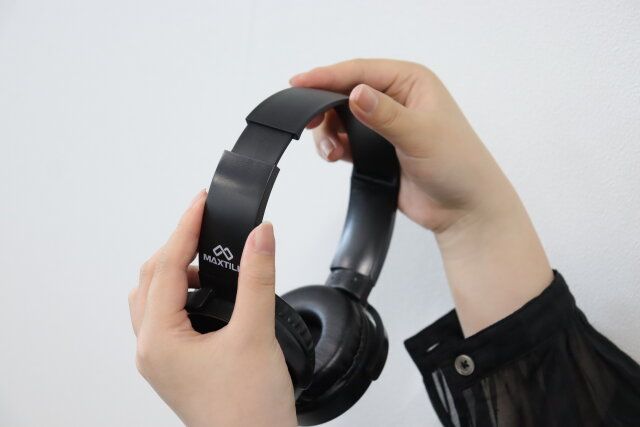ダイソー 有線ヘッドホン（1.2m） サイズ調節