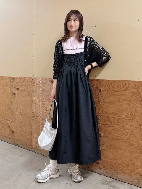 黒キャミワンピースコーデ3