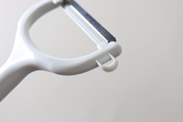 シンプルピーラー立つんです！ 芽取り