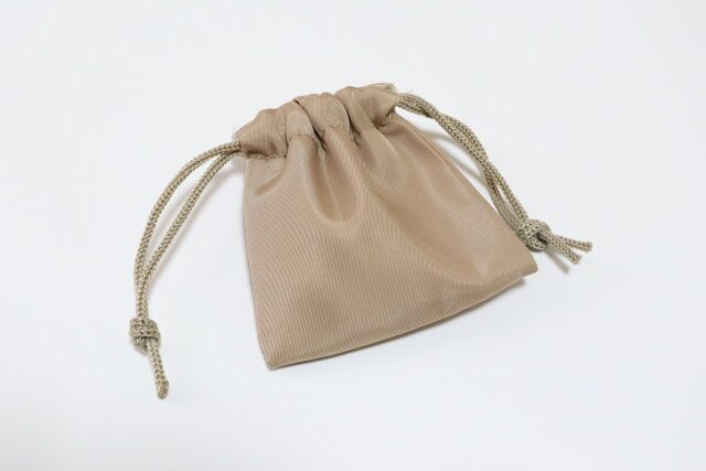 ダイソー 巾着型バッグチャームポーチ