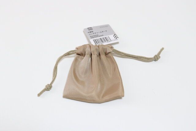 ダイソー 巾着型バッグチャームポーチ 商品タグ