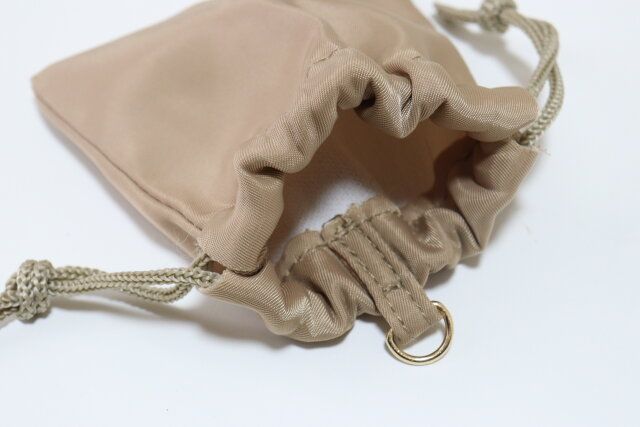 ダイソー 巾着型バッグチャームポーチ Dカン