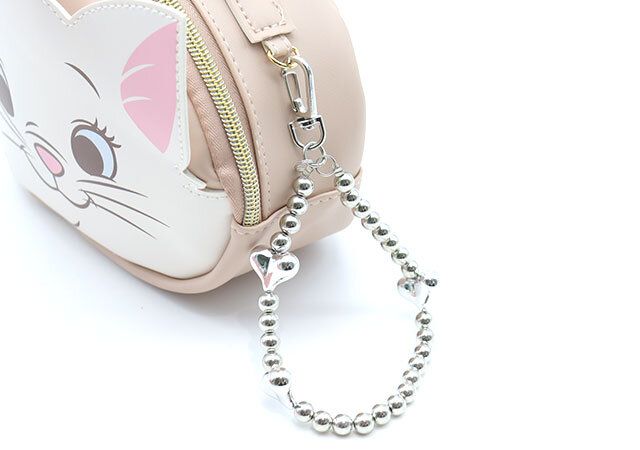 宝島社のムック付録のディズニーのおしゃれキャットマリーのフェイスポーチ5