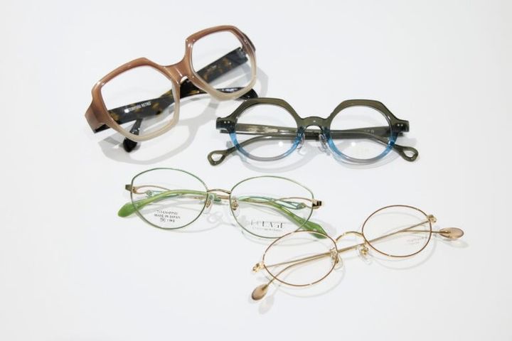 山本さんチョイスのフレームたち。「極太か極細が気になっています（笑）」