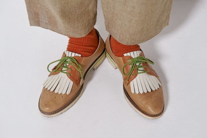 PIKOLINOSのレースアップシューズ｜遊び心のある配色でこなれ感をひとさじ 【大人女子の足もとおしゃれ】