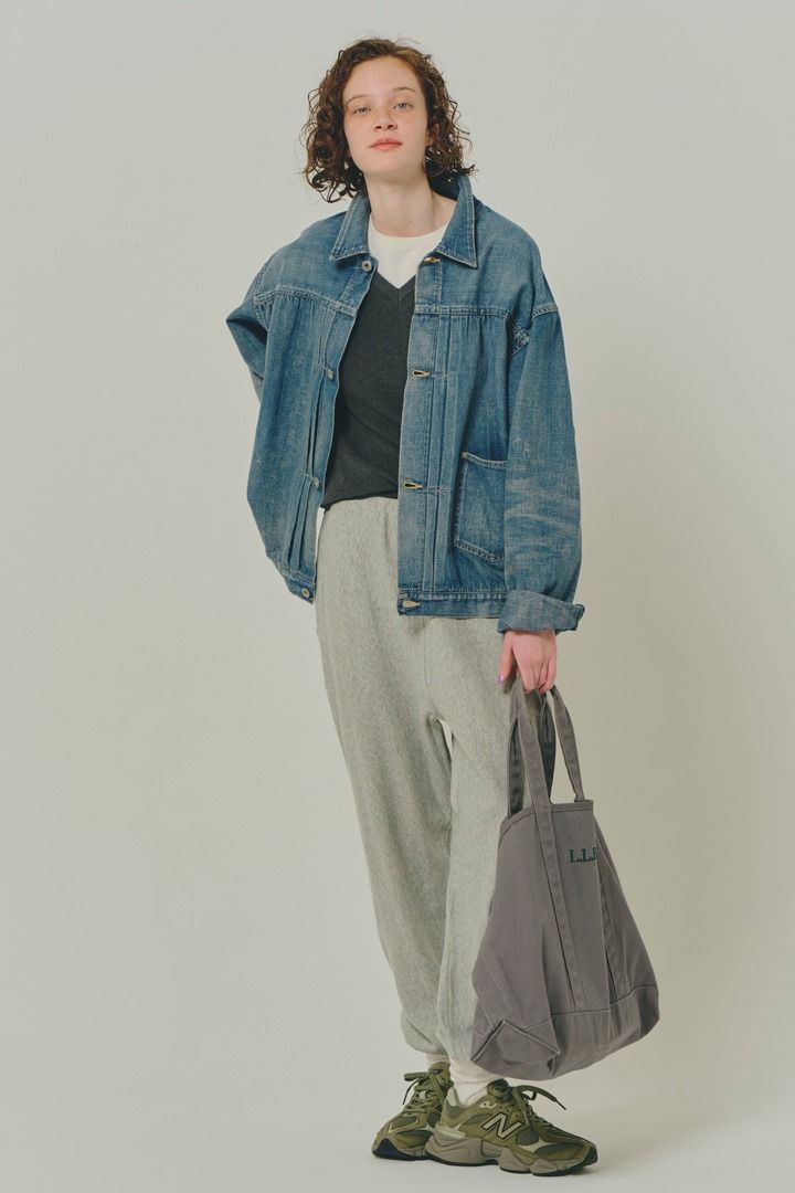 カラースニーカーには白ソックスが正解！ 春夏のおしゃれな足もとコーデ10選