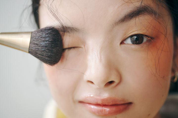 リップとチークであっという間に今っぽい顔に！おすすめコスメとメイクテク