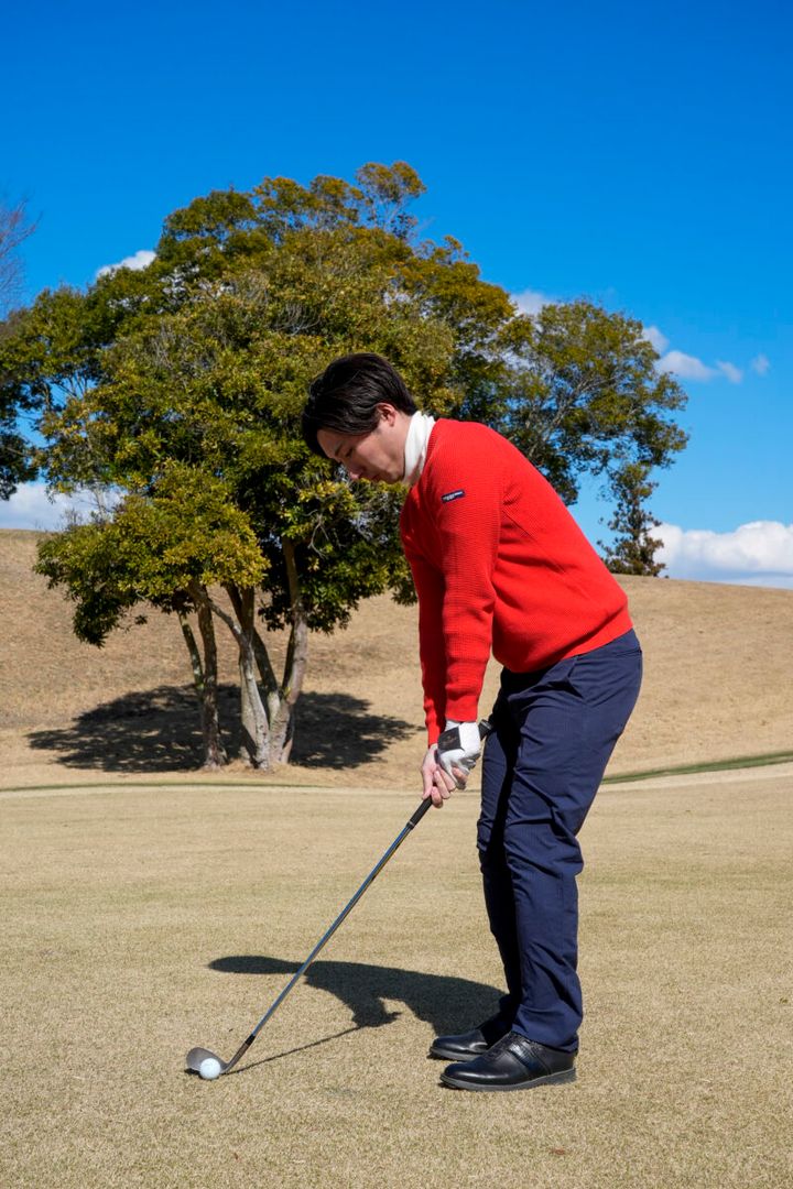 バンカーからのアプローチを成功させる簡単テクニック！コツは「ヒザを曲げるだけ」