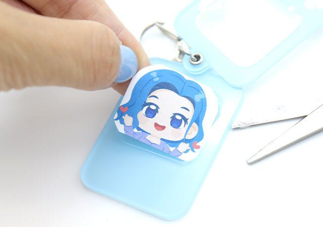 ダイソーのフォトキーホルダー（ゲームモチーフ）は溝に写真がはまるから落ちにくい