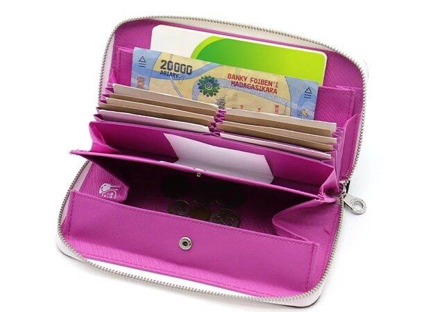 CUNE（R） LONG WALLET BOOK使用例