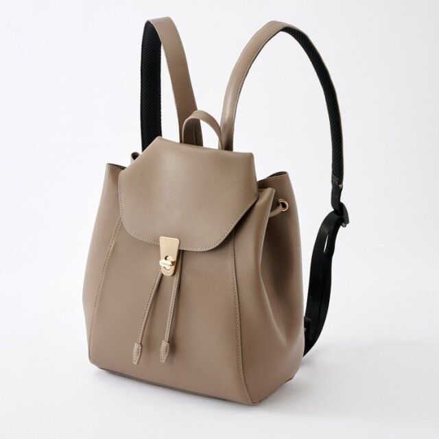 2025しまむらレディース合皮リュック