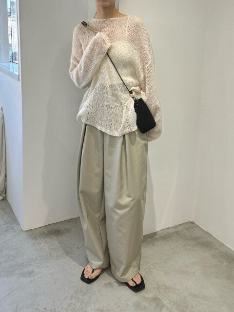 透かし編みニットのコーデ3