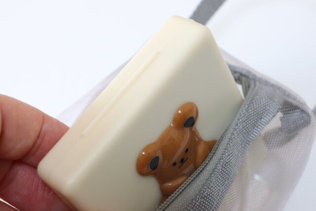 ダイソー メイクブラシセット（Bタイプ、4本、ミラー付） サイズ感 ポーチ