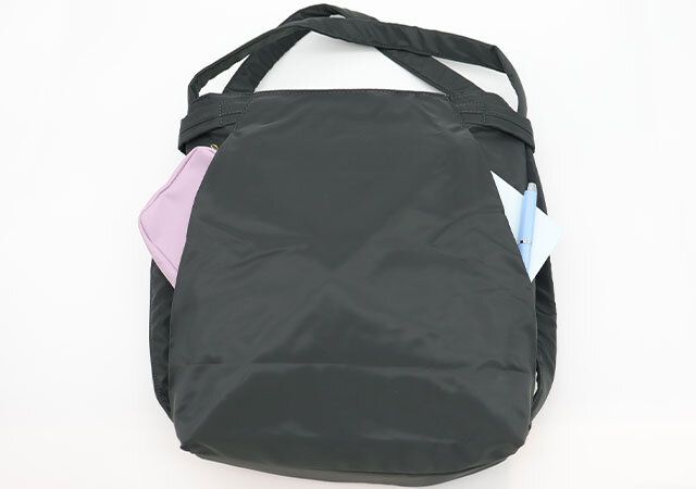 宝島社イザック2WAYショルダーリュック背面ポケット