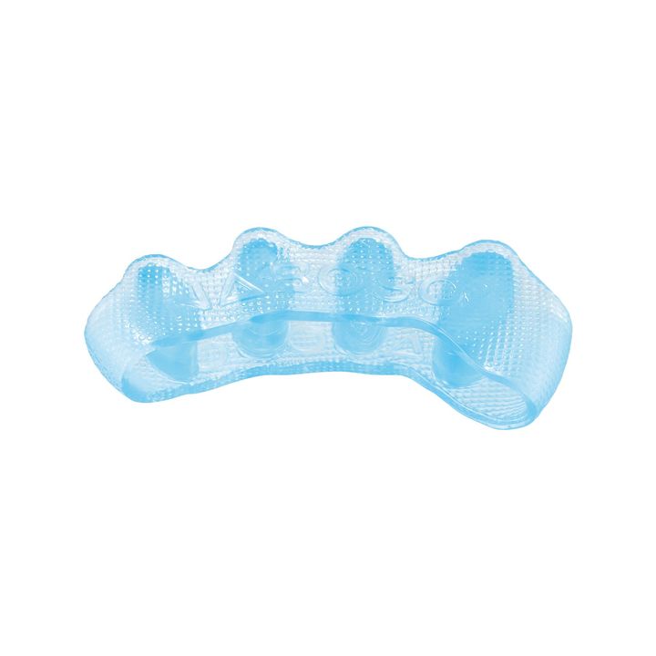 靴の中で縮こまった足指をほぐし、伸ばすために開発されたセパレーター。足底筋膜がストレッチされるから足のアーチも回復。ナボソ スプレイ ￥3,740／NABOSO(プロティア・ジャパン)