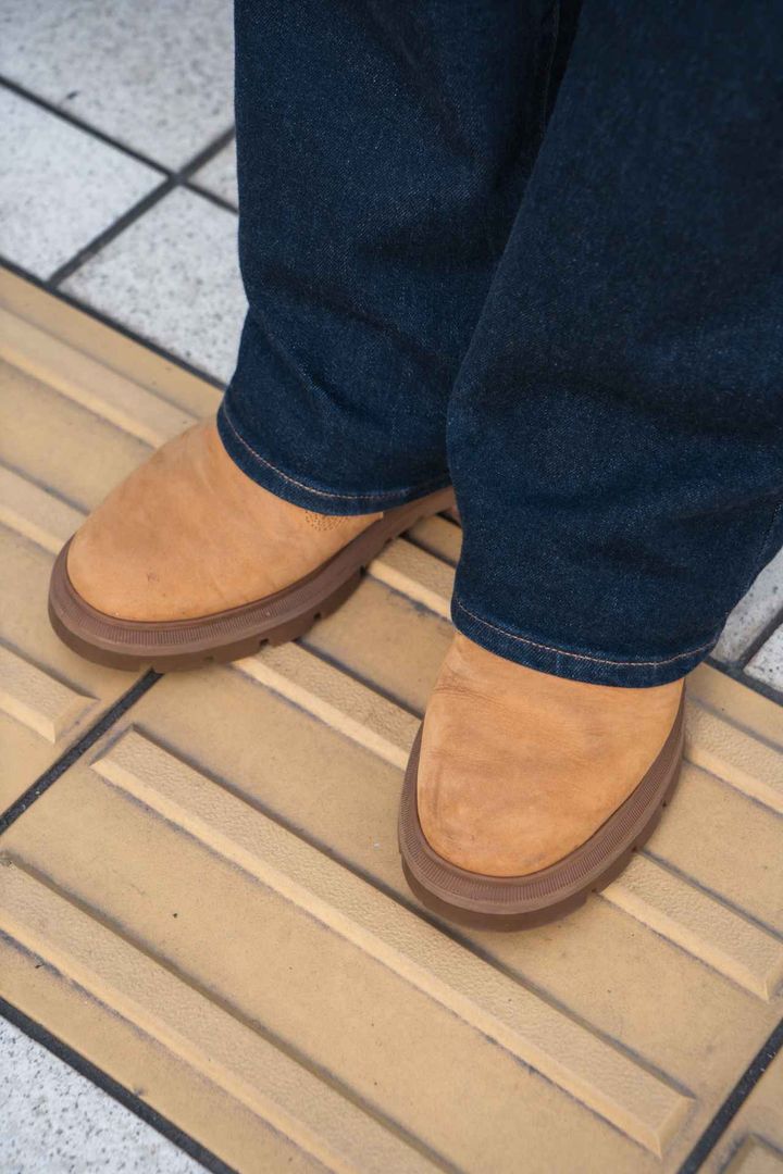 画像5: 細めのデニムとシックなブーツでバランスを整える！