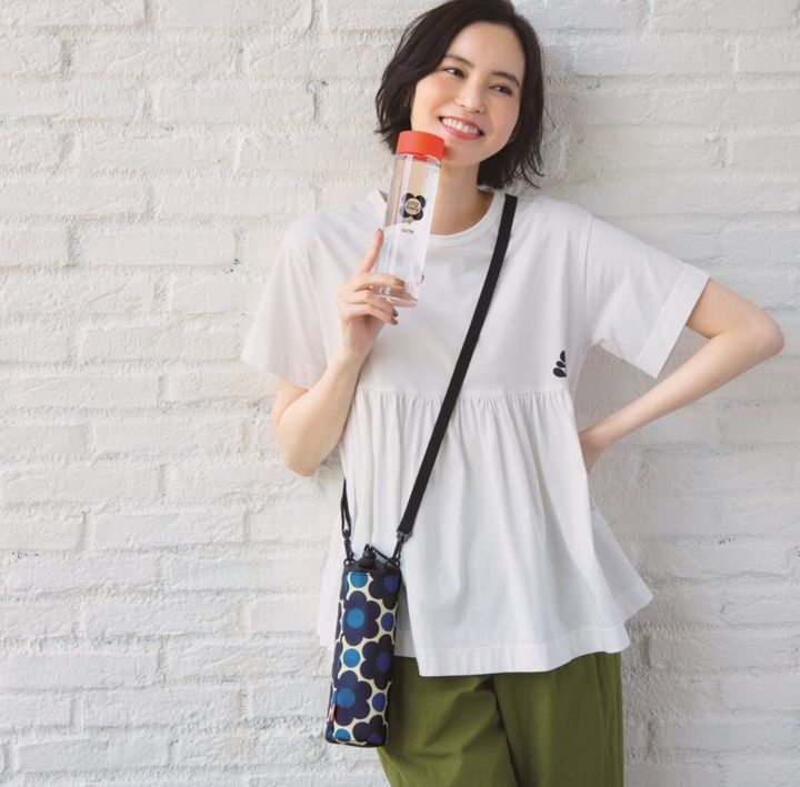 オーラ・カイリーのフラワーポップ柄の保冷ボトルホルダー