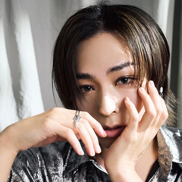 声優、歌手、舞台俳優としてジャンルレスに活躍中の蒼井翔太さん。