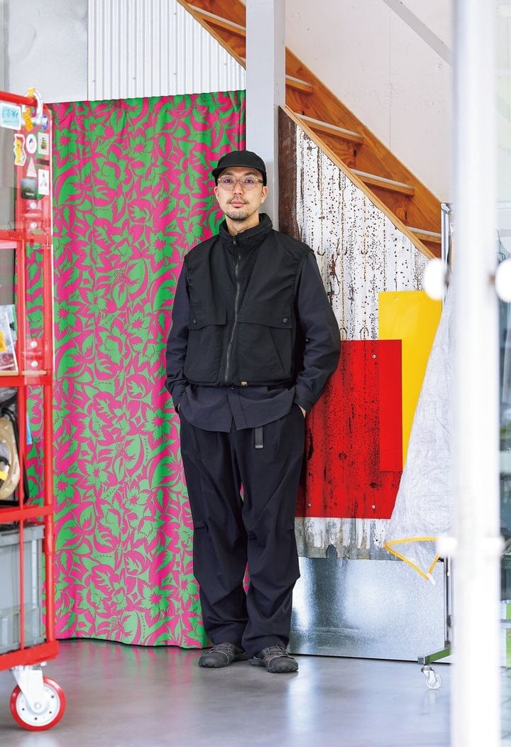 “名品”とするアイテムを教えてくれた、山荘 飯島 オーナーの田窪 朗さん