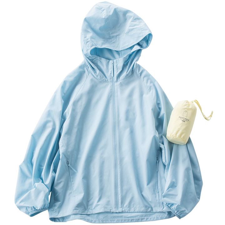 ユニクロのUVカットポケッタブルジップパーカ