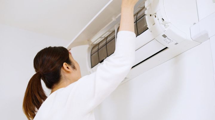 エアコンの内部洗浄が原因で発火することも（画像はイメージ）