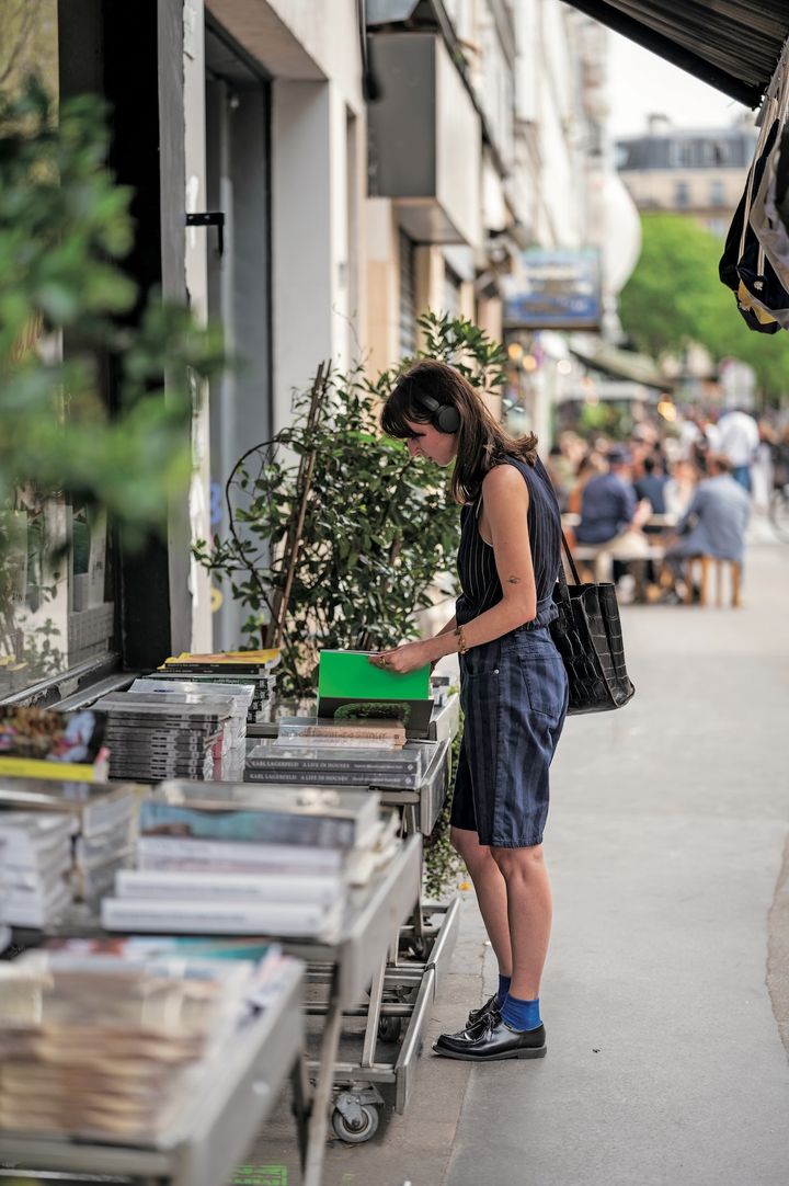 憧れのハイブランドから、日本を代表するブランドまで登場！【パリジェンヌの一週間コーデ】