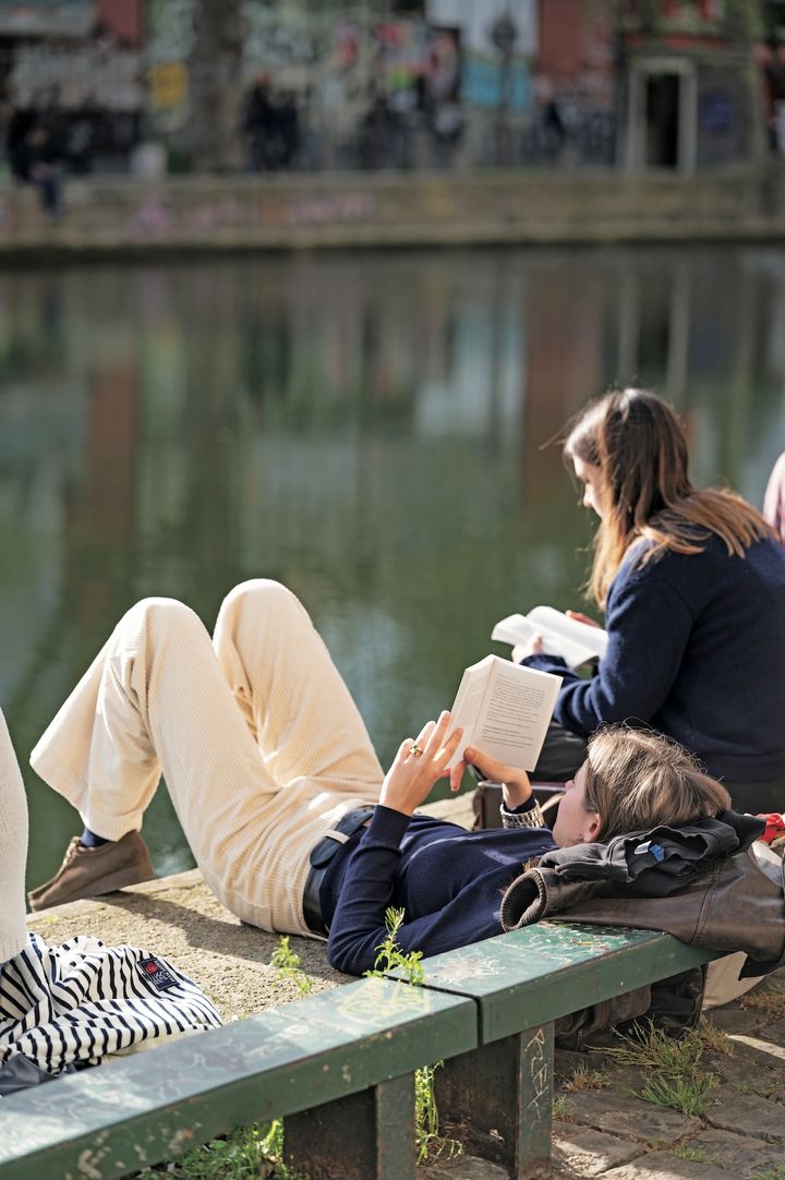 憧れのハイブランドから、日本を代表するブランドまで登場！【パリジェンヌの一週間コーデ】