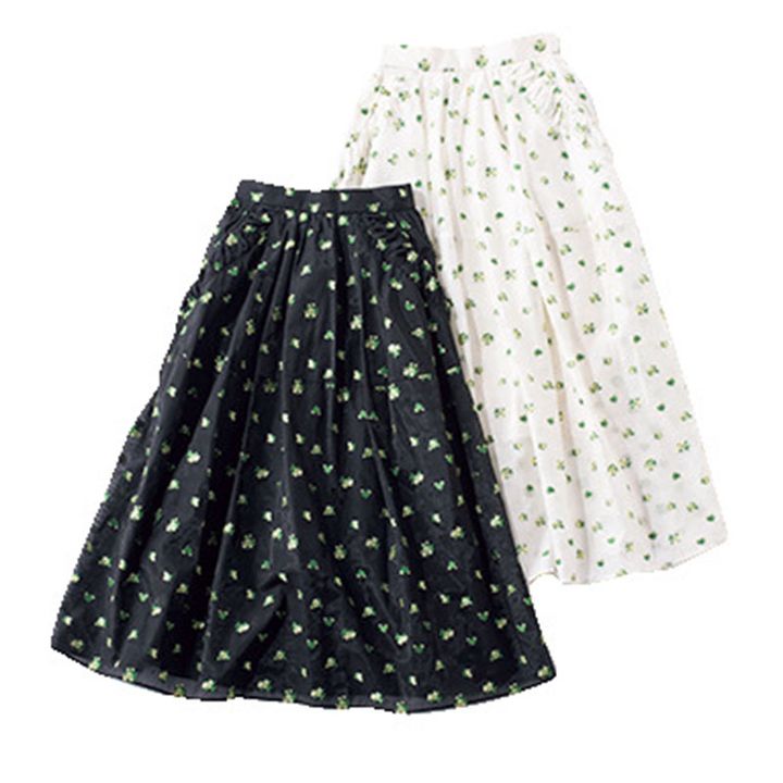 上品な小花柄スカート