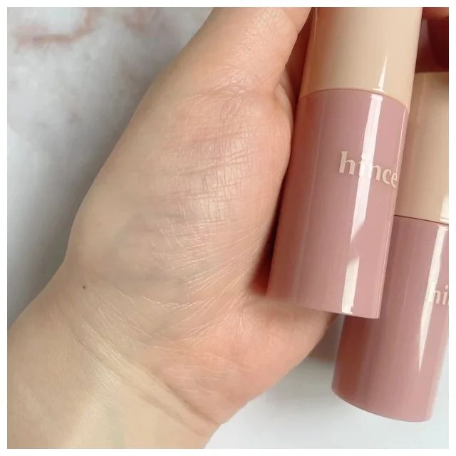 デューイーリキッドチークの使い方