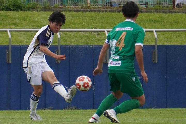 「いつかこいつらとやりたい」大学4年目でトップチームに入った東洋大MF相澤亮太がジャイキリ誓う