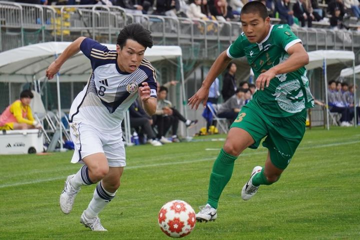 「いつかこいつらとやりたい」大学4年目でトップチームに入った東洋大MF相澤亮太がジャイキリ誓う