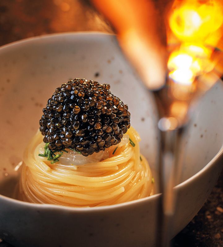 白金台『TACUBO 白金台』の「浙江省オシェトラキャビアと燻製白海老の冷製カッペリーニ」