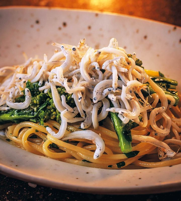 白金台『TACUBO 白金台』の「山利の釜揚げしらすと菜の花のスパゲティ」