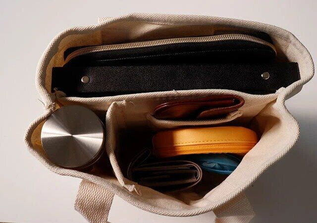 ダイソー トートバッグ（3仕切り、キャンバス地）