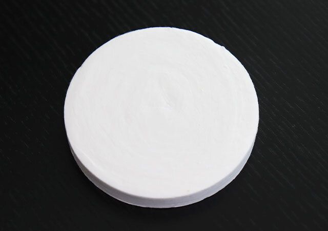 ダイソーの備蓄用圧縮バスタオルは旅行やアウトドアにおすすめ