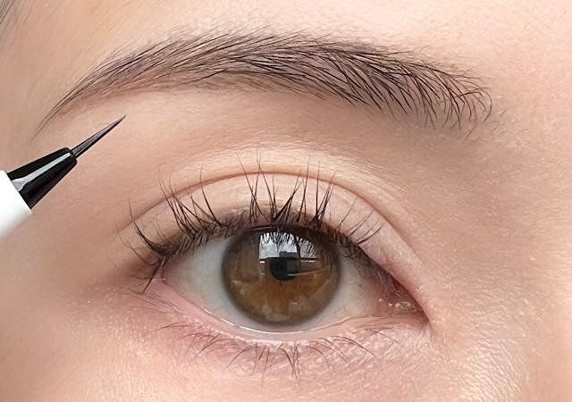 足りない部分はアイブロウリキッドが意外と簡単で便利