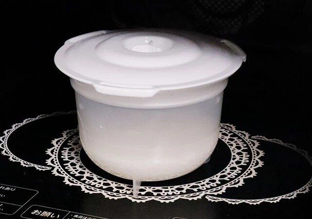 ダイソーの電子レンジ調理器（ご飯一合炊き用）Wは1人暮らしやお弁当用におすすめ