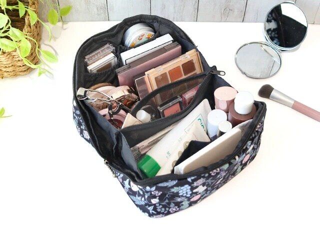 MOOMIN ガバッと開いて中身が見やすい 大容量ポーチ BOOK使用例