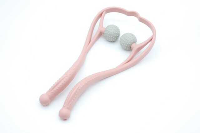 ダイソーの人気商品のネックローラー