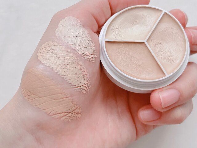 tfit カバーアッププロコンシーラー 手に付ける