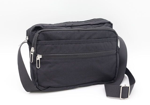 宝島社のフォンチュナーレのショルダーバッグの付録2